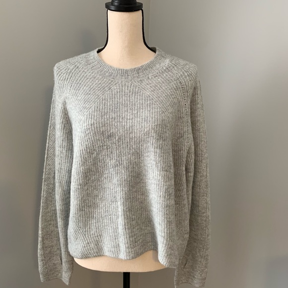 Topshop Sweaters - TopShop light gray knit sweater